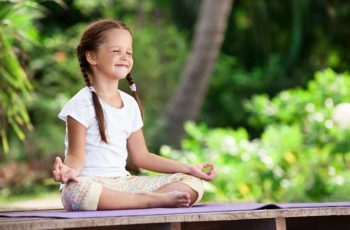 12 Benefícios Comprovados da Meditação para Crianças e Jovens